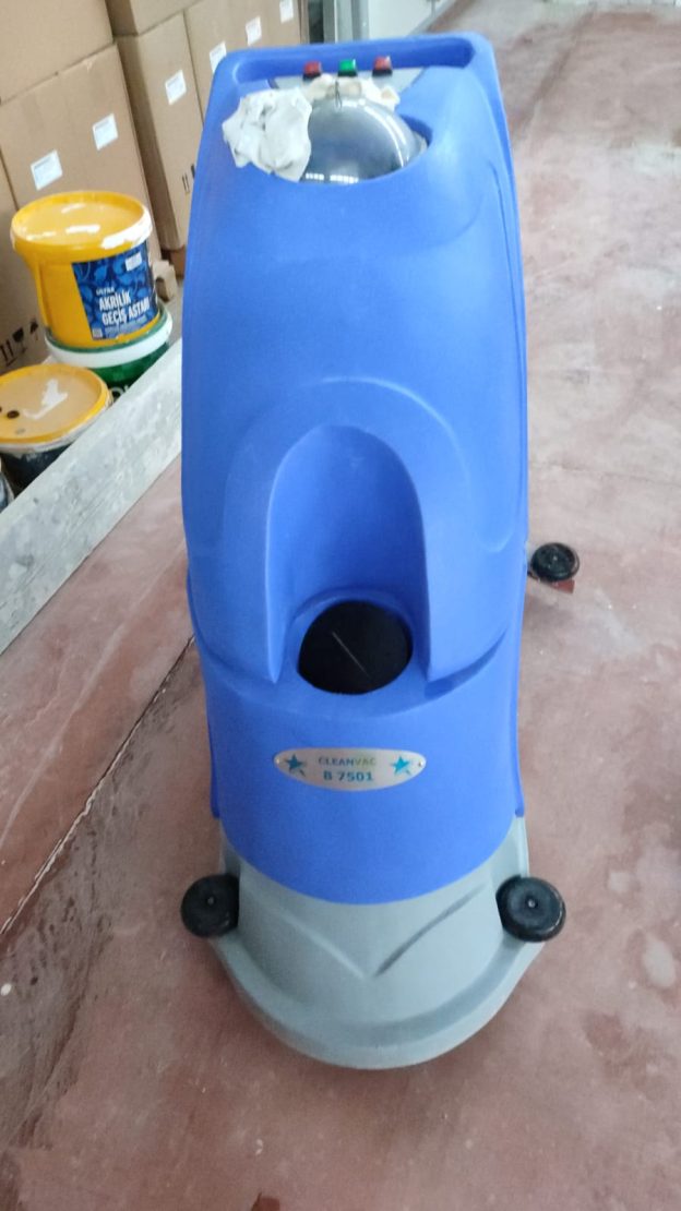 kablolu yer yıkama makinesi